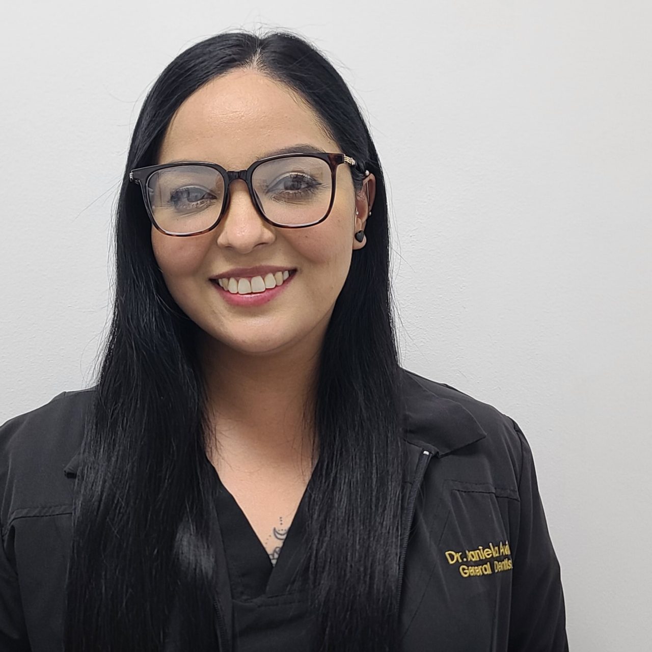https://amazingdentalbaja.com/wp-content/uploads/2025/08/Dr.-Danny-1280x1280.jpg