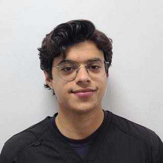 https://amazingdentalbaja.com/wp-content/uploads/2025/08/Dr.-Luis-320x320.jpg